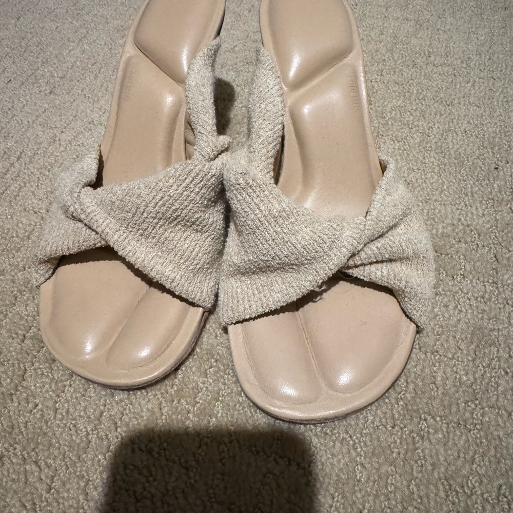 Jacquemus Cream Slippers with Textured Bow